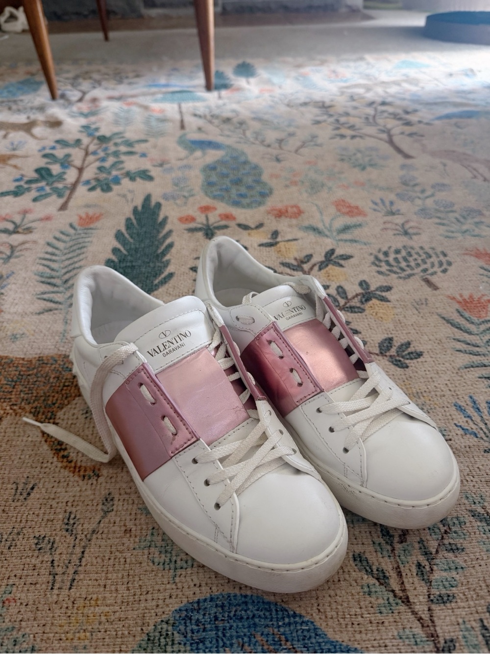 Valentino Garavani White Leather Sneakers with Pink Metallic Panel - Picture 15 of 16